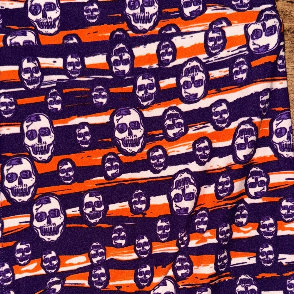 Skelton Patterned Leggings - Picture 3 of 4